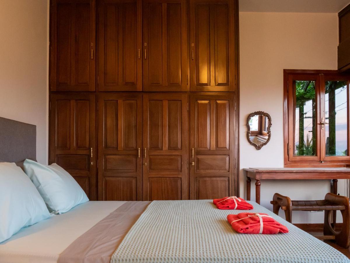 Villa Zoe Seaside Unique Villa Voula Athena Bagian luar foto
